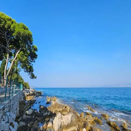 Glavica- Two Bedroom With Terrace - St Διαμέρισμα Supetar